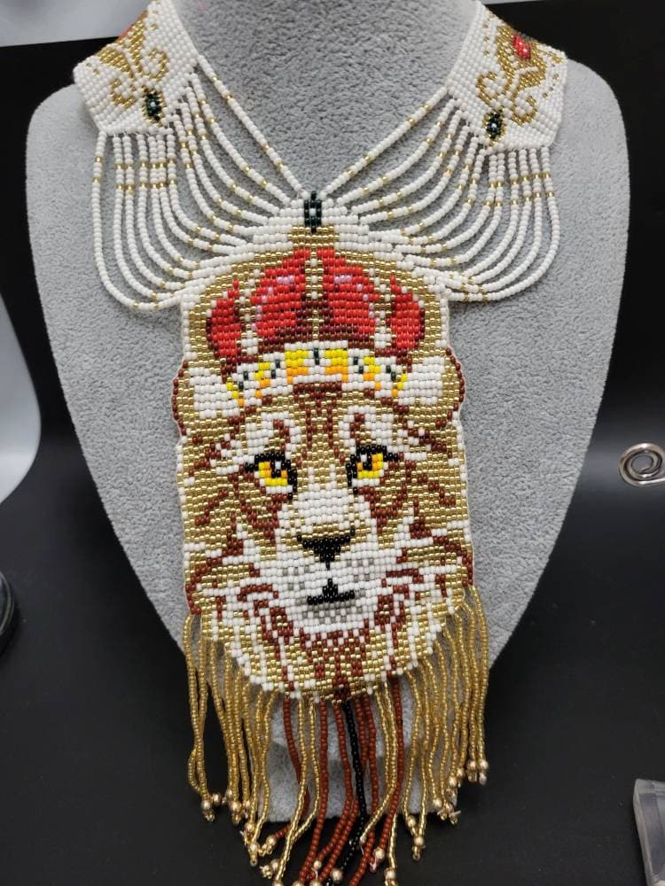 Handmade Royal Lion Beaded Necklace: Ethnic Woven Gerdan