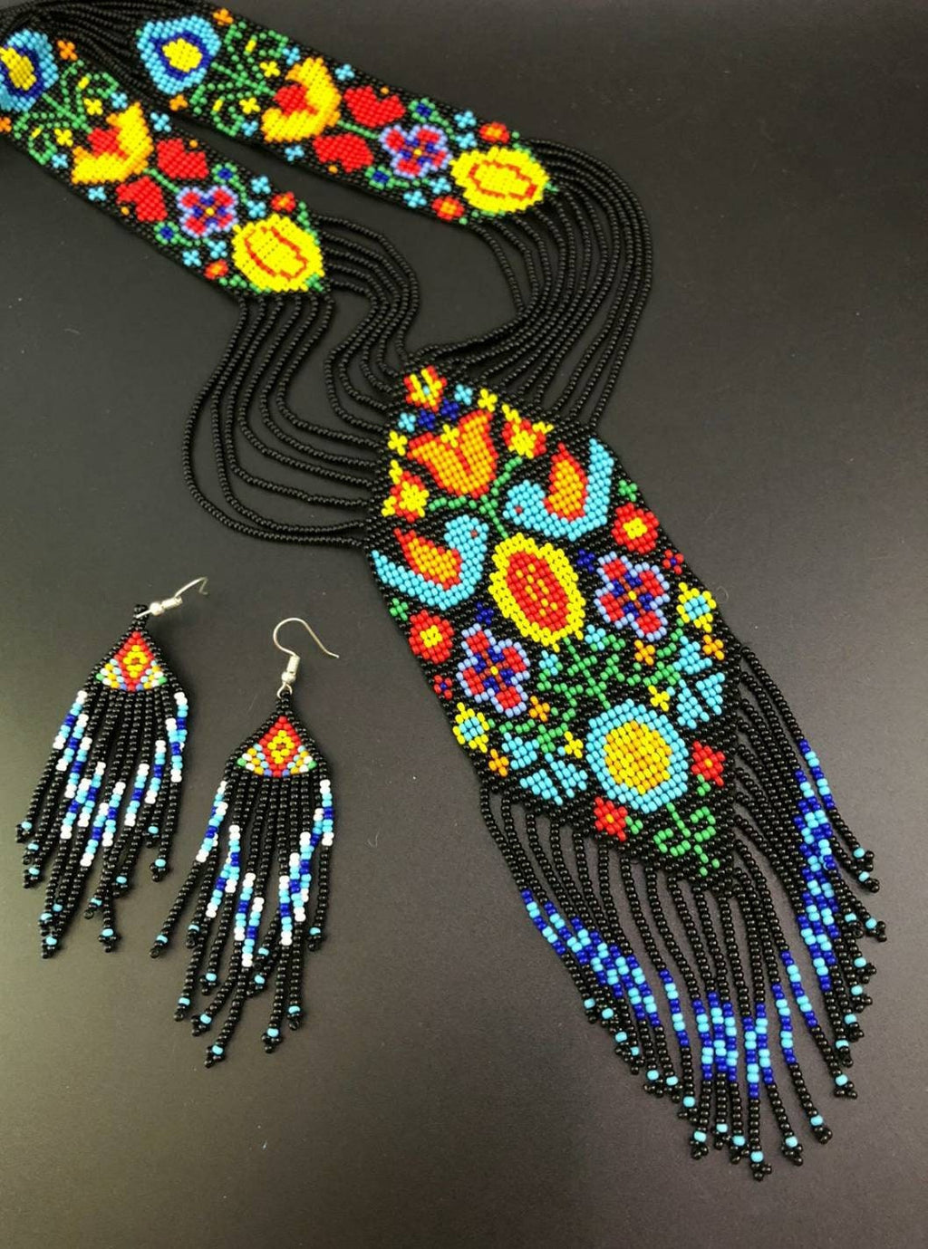Handmade Beaded Floral Necklace: Bird Pendant, Artisan Jewelry