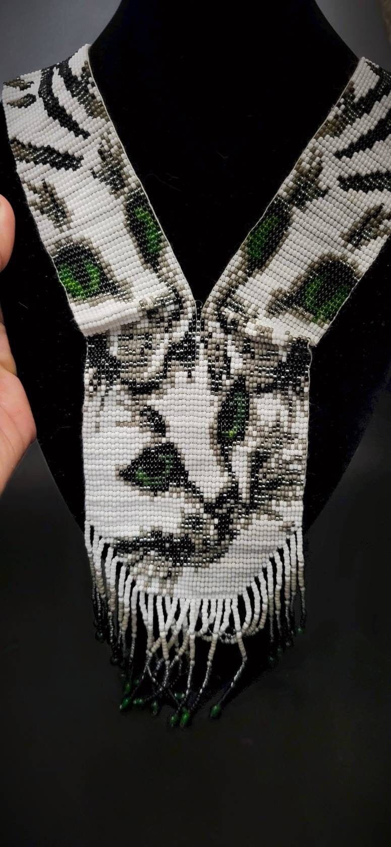 Beaded Green-Eyed Cat Necklace &amp; Earrings Set: Handwoven Seed Bead Art