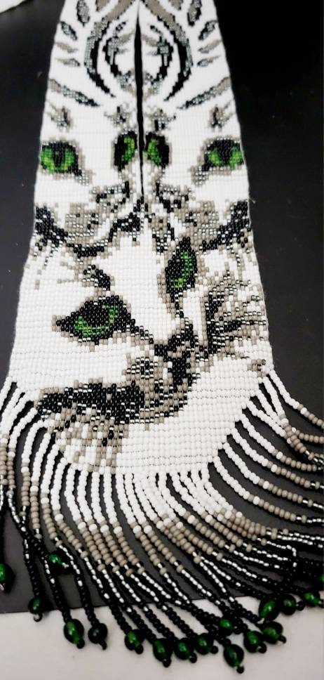 Beaded Green-Eyed Cat Necklace &amp; Earrings Set: Handwoven Seed Bead Art