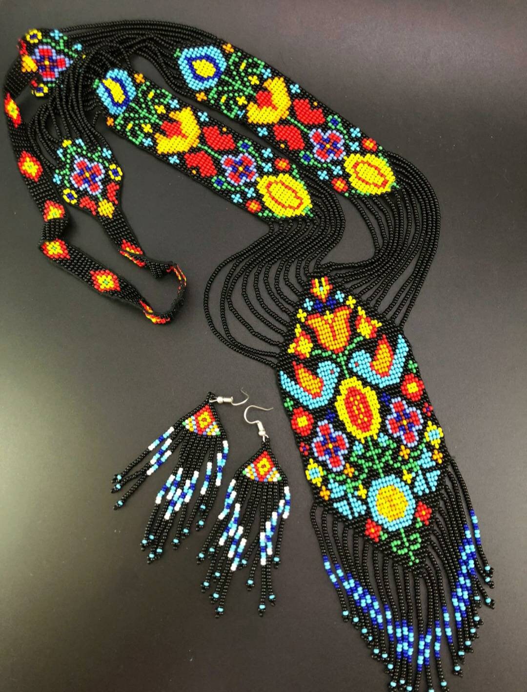 Handmade Beaded Floral Necklace: Bird Pendant, Artisan Jewelry