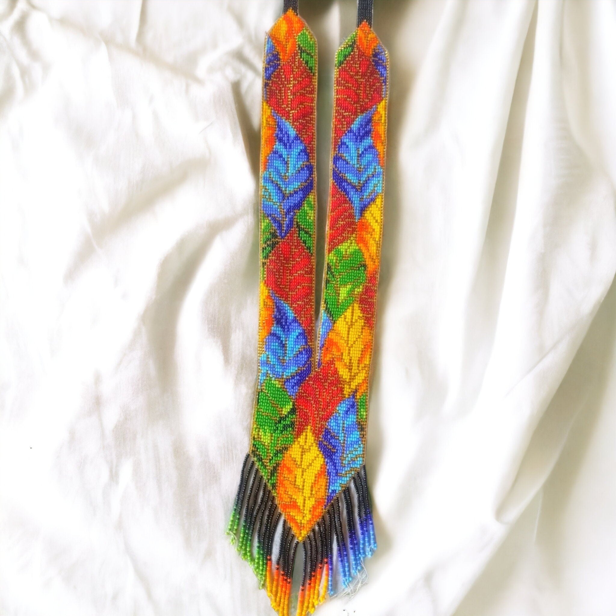 Handmade Seed Bead Necklace: Colorful Tribal Fashion