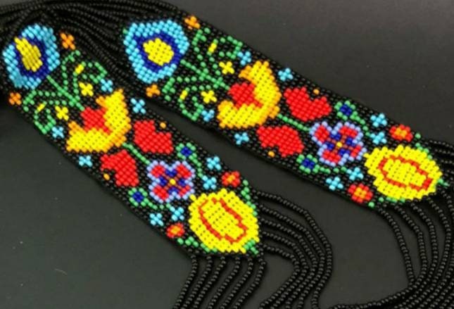 Handmade Beaded Floral Necklace: Bird Pendant, Artisan Jewelry