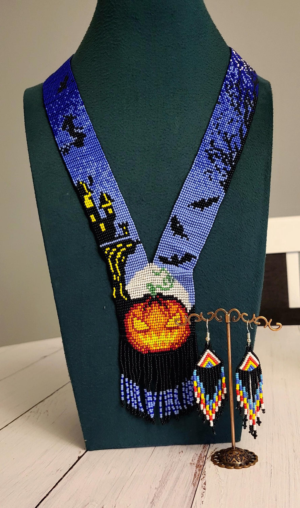 Handmade Beaded Halloween Necklace: Pumpkin Jewelry Set