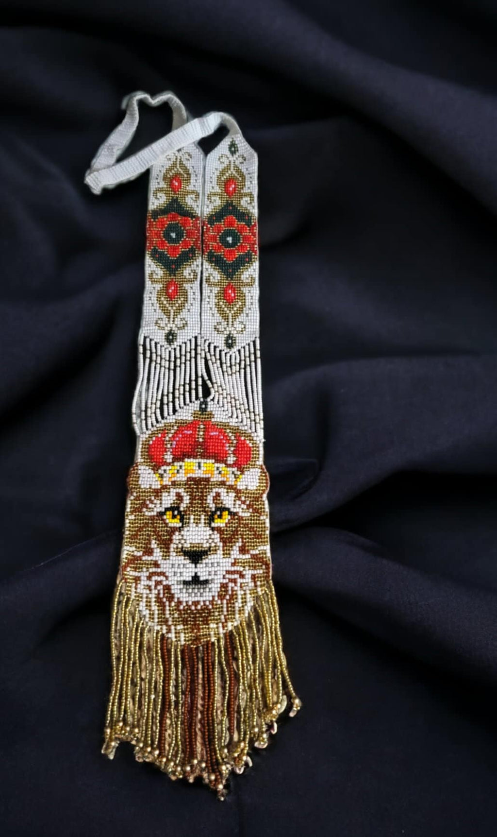 Handmade Royal Lion Beaded Necklace: Ethnic Woven Gerdan