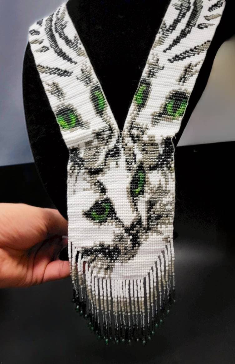 Beaded Green-Eyed Cat Necklace &amp; Earrings Set: Handwoven Seed Bead Art