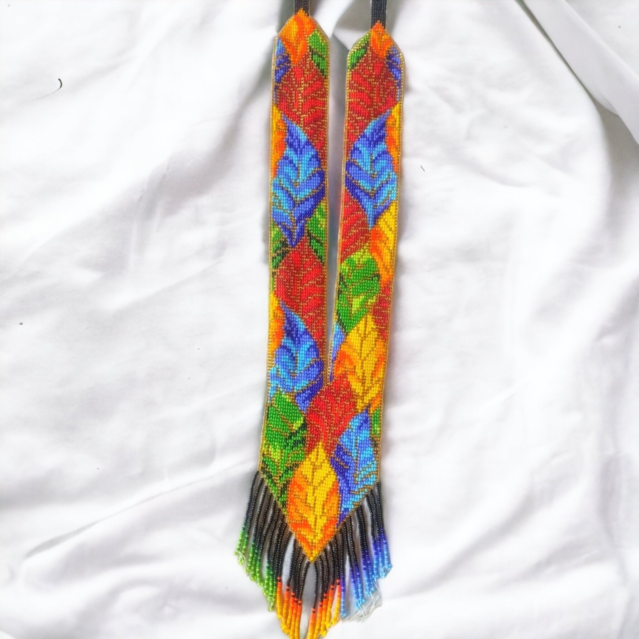 Handmade Seed Bead Necklace: Colorful Tribal Fashion